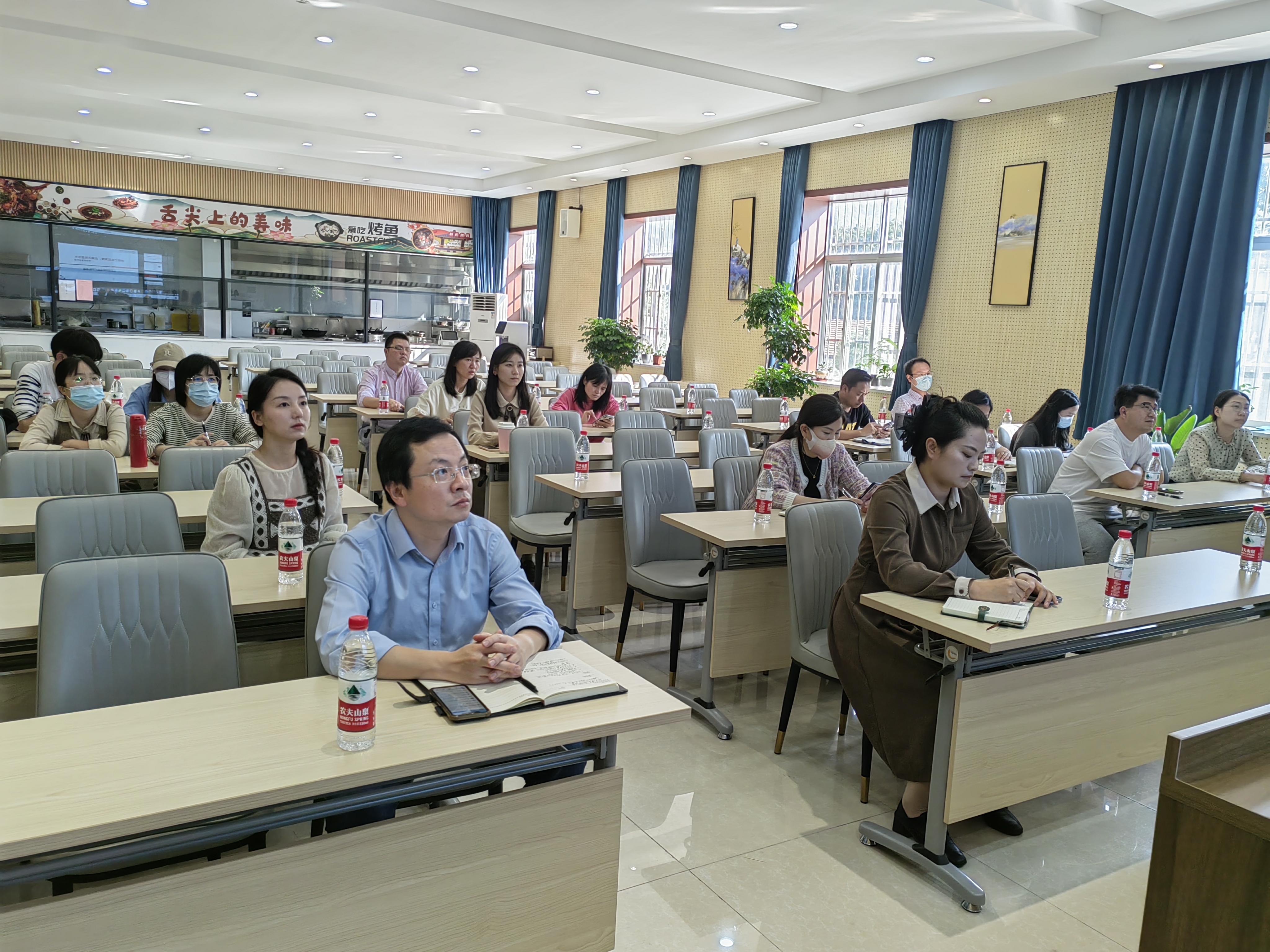 学校组织参加2023年江苏联院五年制高职班主任能力提升集中培训